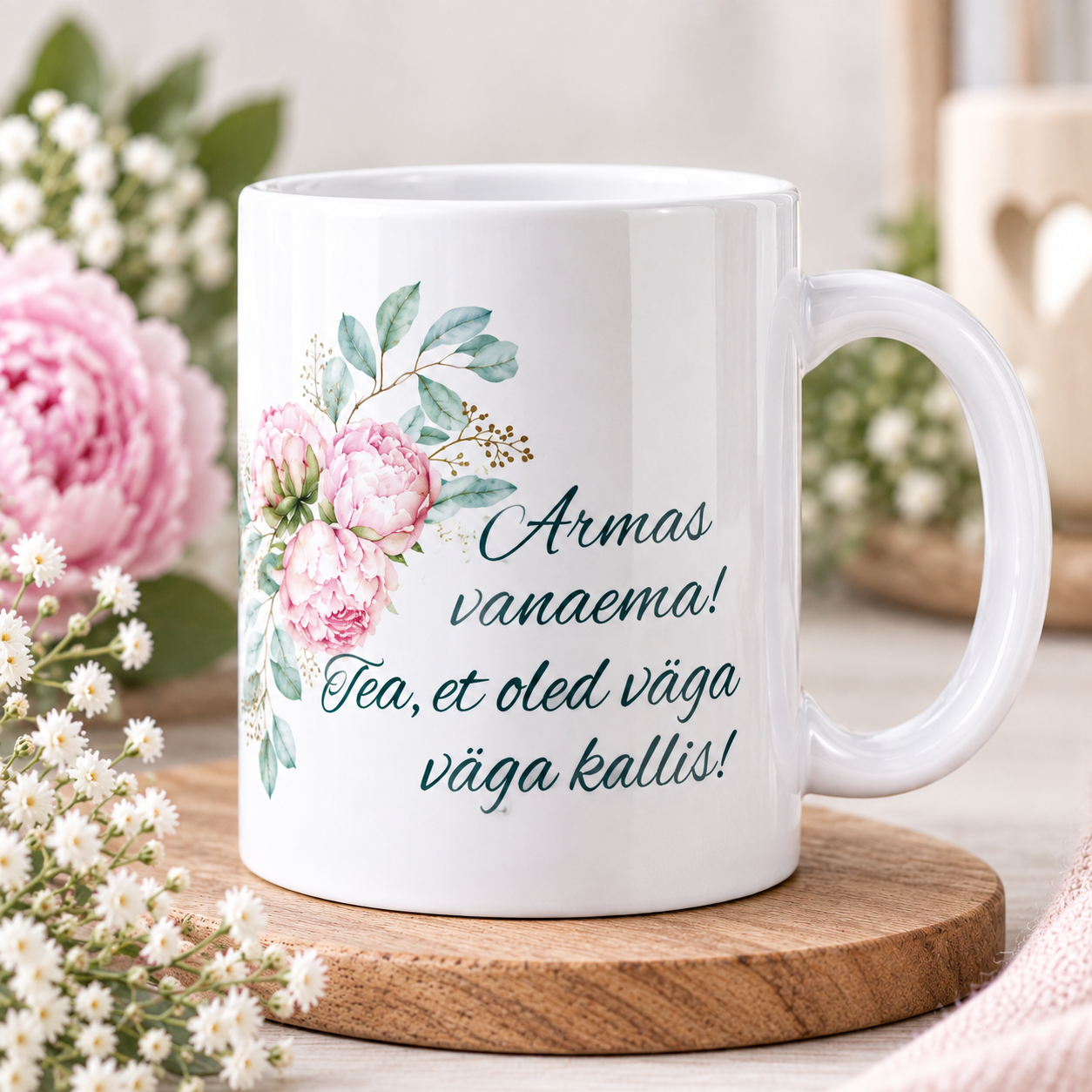 Pojengidega kruus "Armas vanaema, tea, et oled kallis"